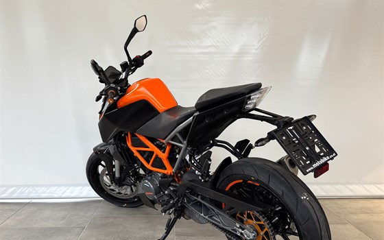 Gebrauchtmotorrad KTM 125 Duke - Bild 6 Gebrauchtmotorrad KTM 125 Duke - Bild 6