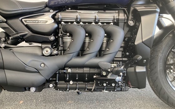 Gebrauchtmotorrad Triumph Rocket 3 Storm GT - Bild 8 Gebrauchtmotorrad Triumph Rocket 3 Storm GT - Bild 8