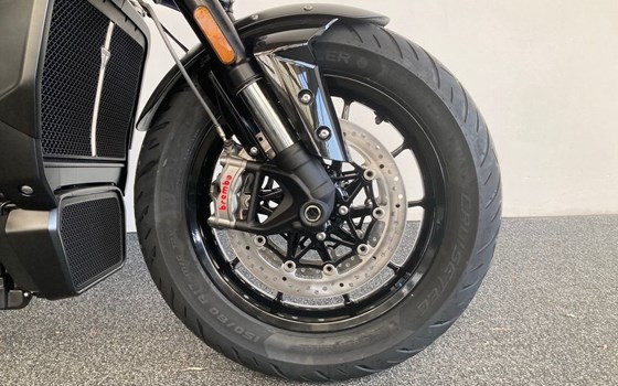 Gebrauchtmotorrad Triumph Rocket 3 Storm GT - Bild 9 Gebrauchtmotorrad Triumph Rocket 3 Storm GT - Bild 9