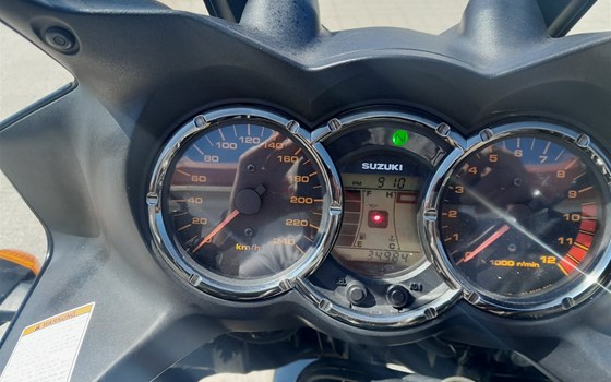 Gebrauchtmotorrad Suzuki V-Strom 1000 - Bild 5 Gebrauchtmotorrad Suzuki V-Strom 1000 - Bild 5