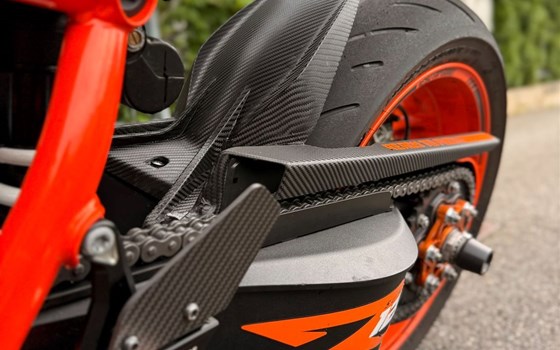 Gebrauchtmotorrad KTM 1290 Super Duke R - Bild 11 Gebrauchtmotorrad KTM 1290 Super Duke R - Bild 11