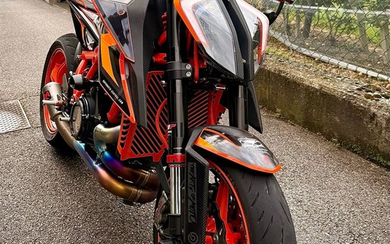 Gebrauchtmotorrad KTM 1290 Super Duke R - Bild 16 Gebrauchtmotorrad KTM 1290 Super Duke R - Bild 16