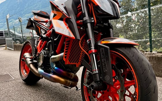 Gebrauchtmotorrad KTM 1290 Super Duke R - Bild 24 Gebrauchtmotorrad KTM 1290 Super Duke R - Bild 24