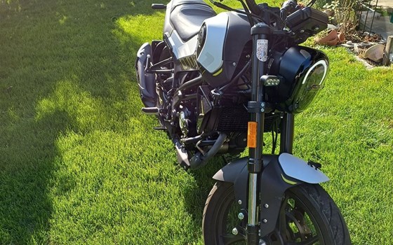 Gebrauchtmotorrad Benelli Leoncino 125 - Bild 2 Gebrauchtmotorrad Benelli Leoncino 125 - Bild 2