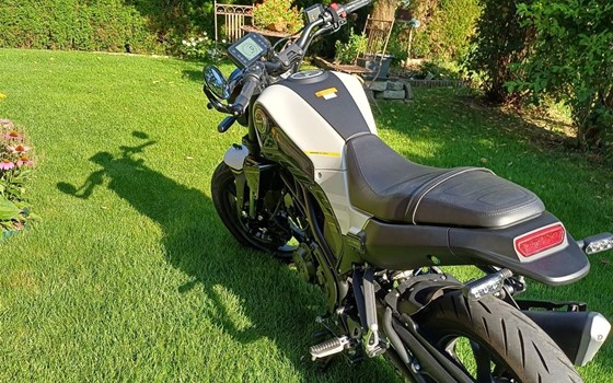 Gebrauchtmotorrad Benelli Leoncino 125 - Bild 4 Gebrauchtmotorrad Benelli Leoncino 125 - Bild 4
