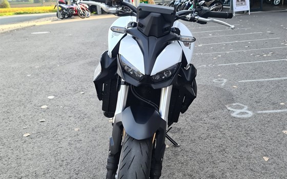 Gebrauchtmotorrad Honda CB1000 Hornet - Bild 5 Gebrauchtmotorrad Honda CB1000 Hornet - Bild 5