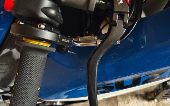 Gebrauchtmotorrad Suzuki GSX-R 750 - Bild 5 Gebrauchtmotorrad Suzuki GSX-R 750 - Bild 5