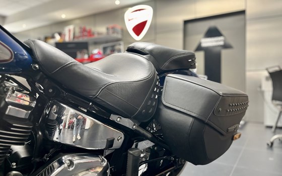 Gebrauchtmotorrad Harley-Davidson Softail Heritage Classic 114 FLHCS - Bild 9