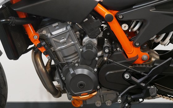 Gebrauchtmotorrad KTM 890 Duke R - Bild 9