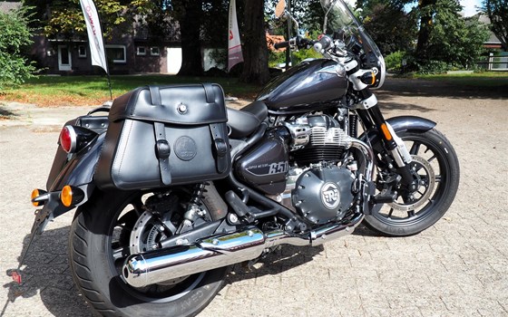 Gebrauchtmotorrad Royal Enfield Super Meteor 650 - Bild 3