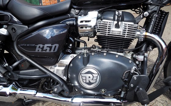 Gebrauchtmotorrad Royal Enfield Super Meteor 650 - Bild 11