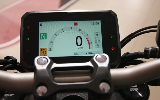 Gebrauchtmotorrad Honda CB650R E-Clutch - Bild 9