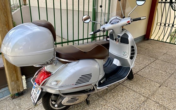 Gebrauchtmotorrad Vespa GTS 300 i.e. 70. Anniversary - Bild 11 Gebrauchtmotorrad Vespa GTS 300 i.e. 70. Anniversary - Bild 11