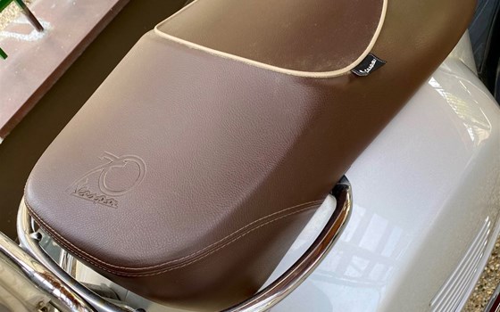 Gebrauchtmotorrad Vespa GTS 300 i.e. 70. Anniversary - Bild 4