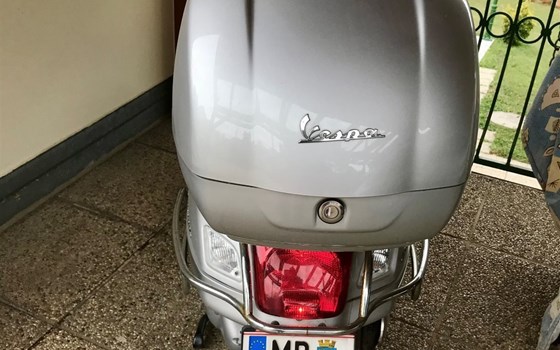 Gebrauchtmotorrad Vespa GTS 300 i.e. 70. Anniversary - Bild 9 Gebrauchtmotorrad Vespa GTS 300 i.e. 70. Anniversary - Bild 9