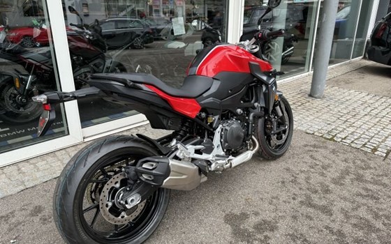 Gebrauchtmotorrad BMW F 900 R - Bild 2