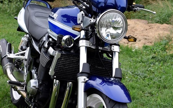 Gebrauchtmotorrad Suzuki GSX 1400 - Bild 2