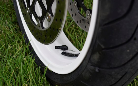 Gebrauchtmotorrad Suzuki GSX 1400 - Bild 5 Gebrauchtmotorrad Suzuki GSX 1400 - Bild 5