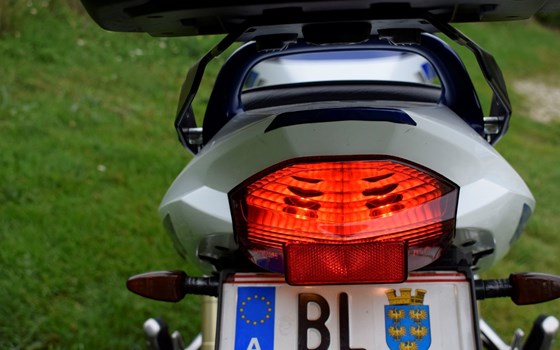 Gebrauchtmotorrad Suzuki GSX 1400 - Bild 7