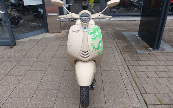 Gebrauchtmotorrad Vespa 946 Dragon - Bild 1