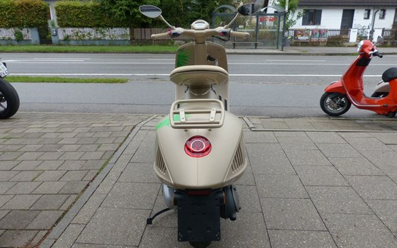 Gebrauchtmotorrad Vespa 946 Dragon - Bild 10