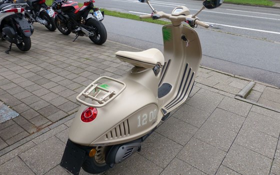 Gebrauchtmotorrad Vespa 946 Dragon - Bild 11