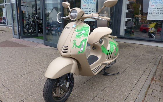 Gebrauchtmotorrad Vespa 946 Dragon - Bild 4