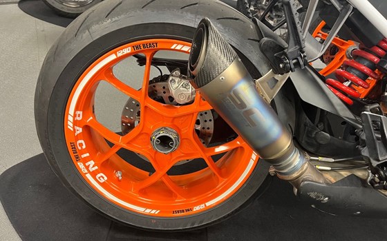 Gebrauchtmotorrad KTM 1290 Super Duke R - Bild 8