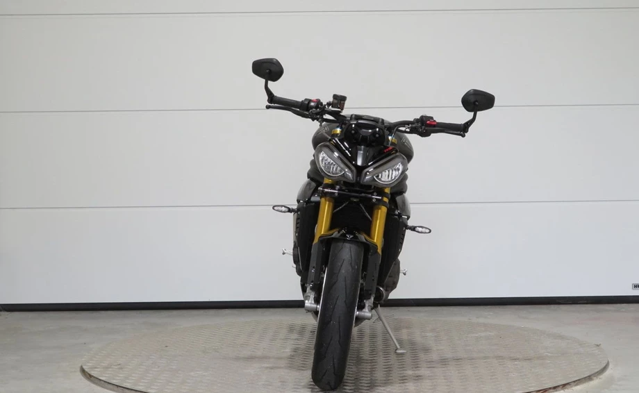 Angebot Triumph Speed Triple 1200 RS Bild 2: Angebot Triumph Speed Triple 1200 RS