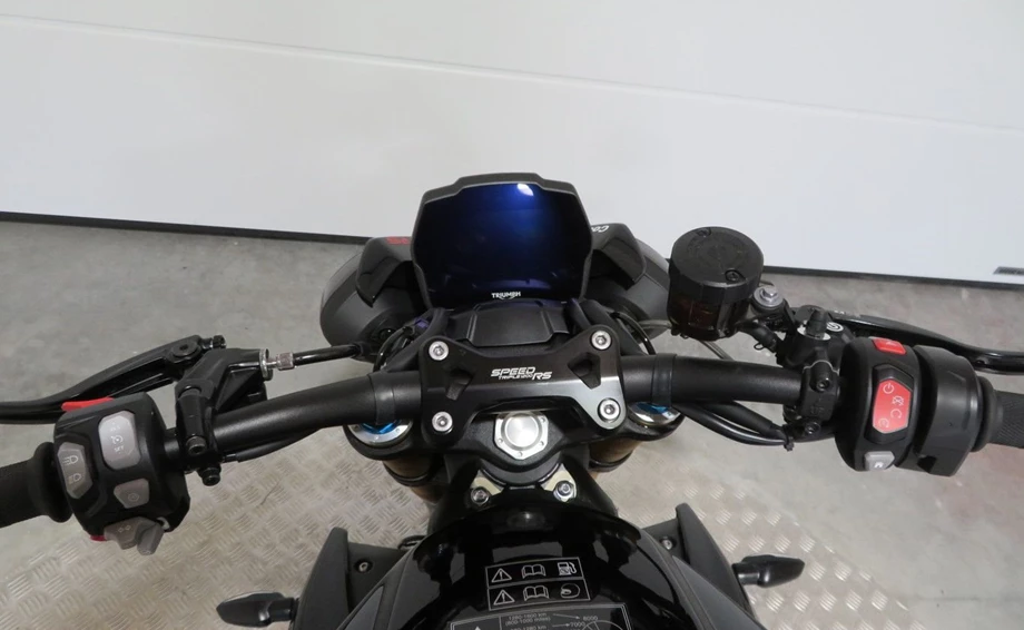 Angebot Triumph Speed Triple 1200 RS Bild 9: Angebot Triumph Speed Triple 1200 RS