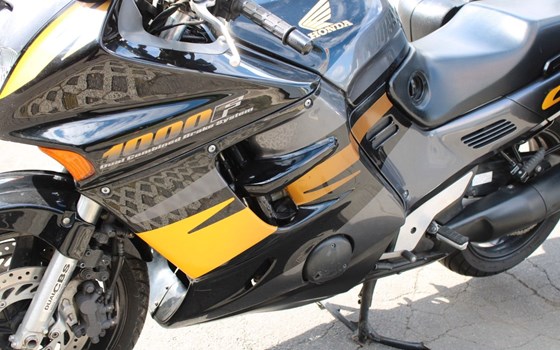 Gebrauchtmotorrad Honda CBR 1000 F - Bild 11