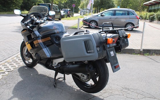 Gebrauchtmotorrad Honda CBR 1000 F - Bild 3