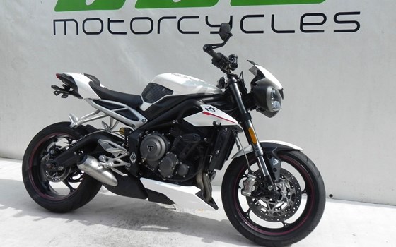 Gebrauchtmotorrad Triumph Street Triple RS - Bild 14