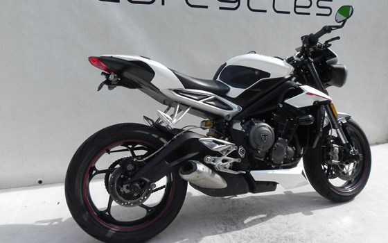 Gebrauchtmotorrad Triumph Street Triple RS - Bild 15