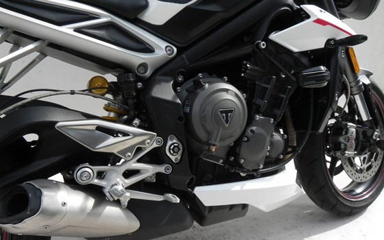 Gebrauchtmotorrad Triumph Street Triple RS - Bild 16