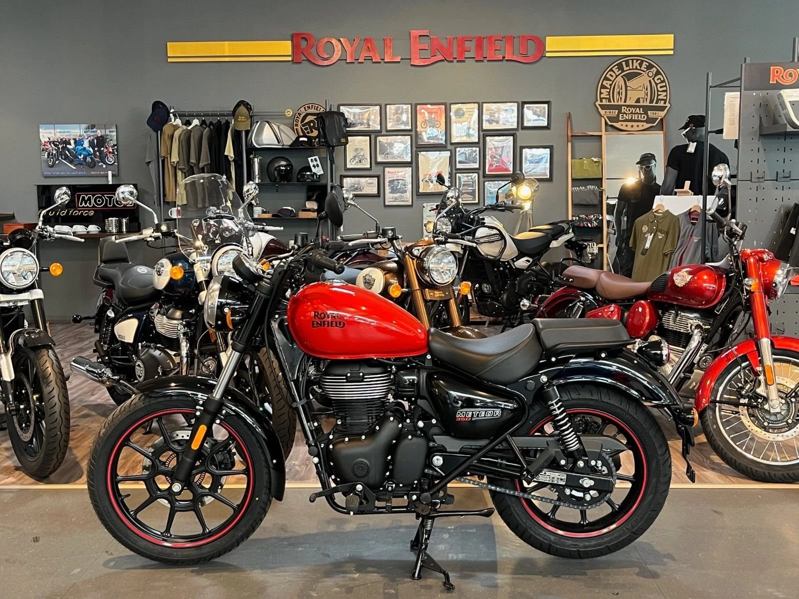 Royal Enfield Meteor 350 Fireball