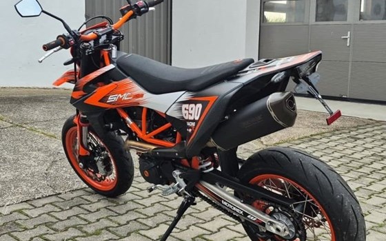 Gebrauchtmotorrad KTM 690 SMC R - Bild 3