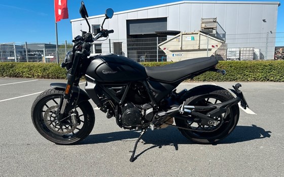 Gebrauchtmotorrad Ducati Scrambler Icon Dark - Bild 4
