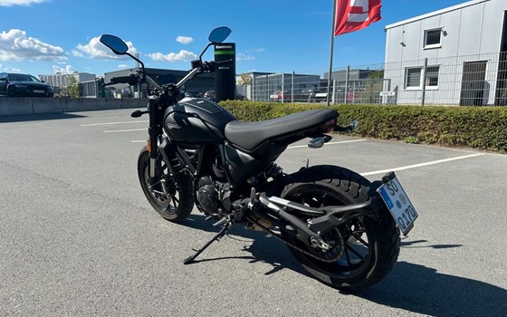 Gebrauchtmotorrad Ducati Scrambler Icon Dark - Bild 5