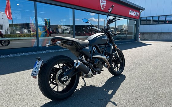 Gebrauchtmotorrad Ducati Scrambler Icon Dark - Bild 7