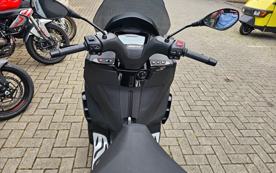 Neufahrzeug Piaggio MP3 310 - Bild 13