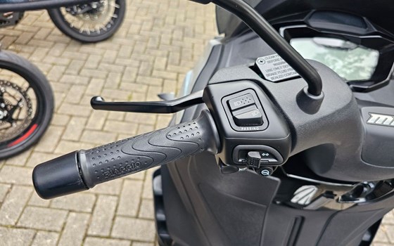 Neufahrzeug Piaggio MP3 310 - Bild 14
