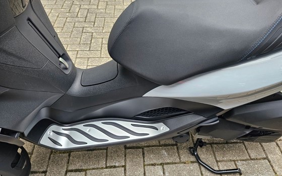Neufahrzeug Piaggio MP3 310 Sport - Bild 17