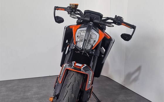 Gebrauchtmotorrad KTM 890 Duke GP - Bild 4 Gebrauchtmotorrad KTM 890 Duke GP - Bild 4