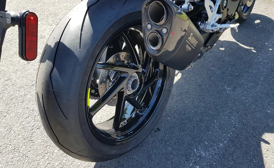 Angebot Triumph Speed Triple 1200 RX Bild 11: Angebot Triumph Speed Triple 1200 RX