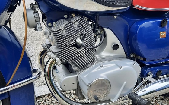 Motorrad Occasion Honda C72 Dream - Bild 4