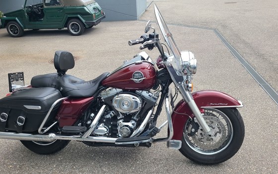 Gebrauchtmotorrad Harley-Davidson Road King Classic FLHRC - Bild 1 Gebrauchtmotorrad Harley-Davidson Road King Classic FLHRC - Bild 1