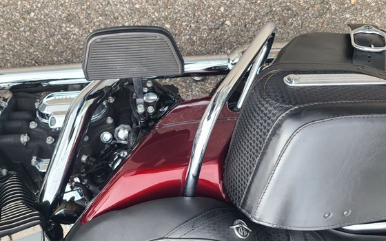 Gebrauchtmotorrad Harley-Davidson Road King Classic FLHRC - Bild 18 Gebrauchtmotorrad Harley-Davidson Road King Classic FLHRC - Bild 18