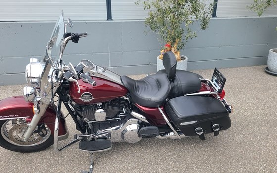 Gebrauchtmotorrad Harley-Davidson Road King Classic FLHRC - Bild 2 Gebrauchtmotorrad Harley-Davidson Road King Classic FLHRC - Bild 2