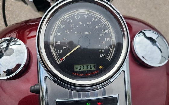 Gebrauchtmotorrad Harley-Davidson Road King Classic FLHRC - Bild 9 Gebrauchtmotorrad Harley-Davidson Road King Classic FLHRC - Bild 9